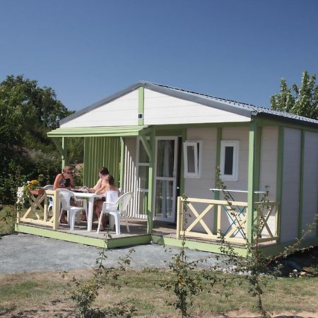 Camping Des Rulieres 호텔 Saint-Valérien 객실 사진