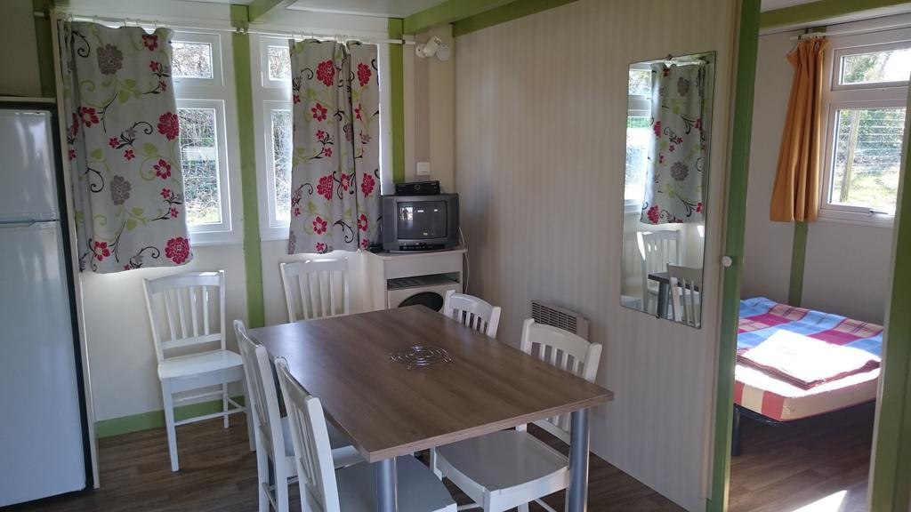 Camping Des Rulieres 호텔 Saint-Valérien 외부 사진