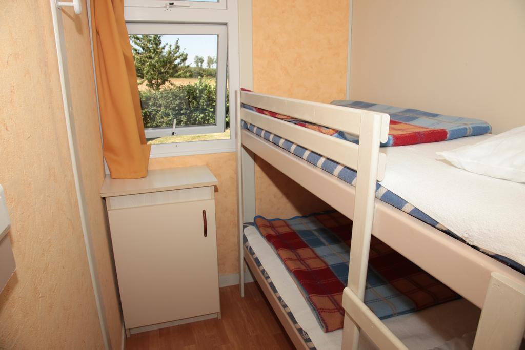 Camping Des Rulieres 호텔 Saint-Valérien 외부 사진